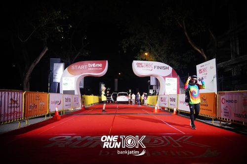 Race photo from ONE RUN 10 K