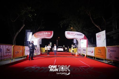 Race photo from ONE RUN 10 K