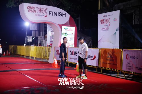 Race photo from ONE RUN 10 K