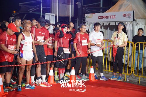 Race photo from ONE RUN 10 K
