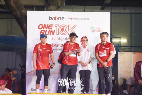 Race photo from ONE RUN 10 K