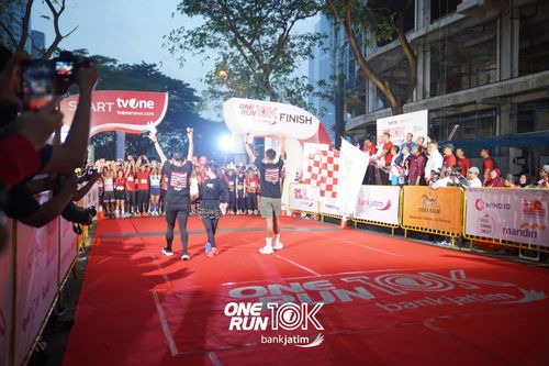 Race photo from ONE RUN 10 K