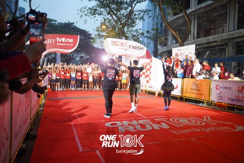 Race photo from ONE RUN 10 K