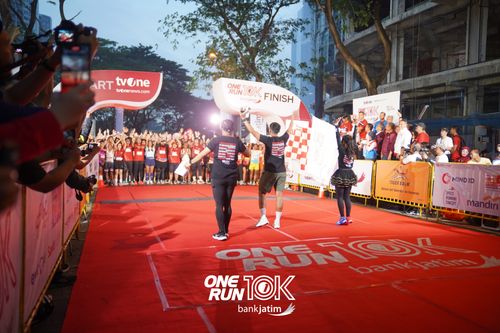 Race photo from ONE RUN 10 K