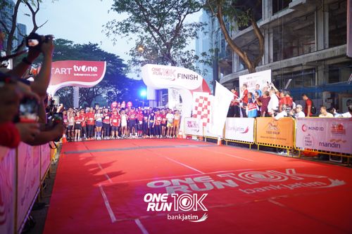 Race photo from ONE RUN 10 K