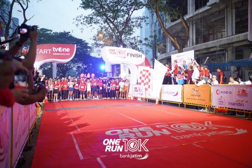 Race photo from ONE RUN 10 K