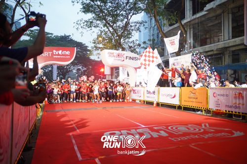 Race photo from ONE RUN 10 K