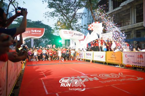 Race photo from ONE RUN 10 K