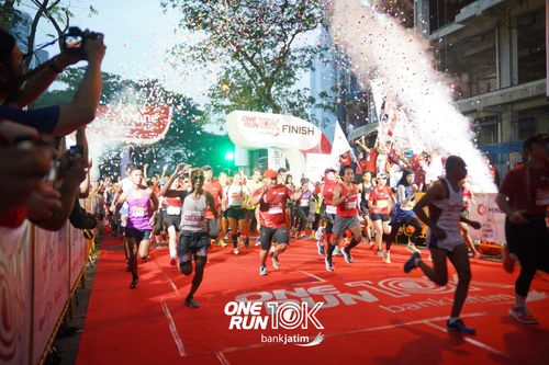 Race photo from ONE RUN 10 K