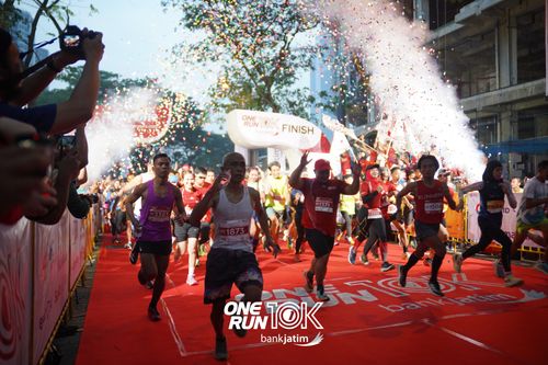 Race photo from ONE RUN 10 K