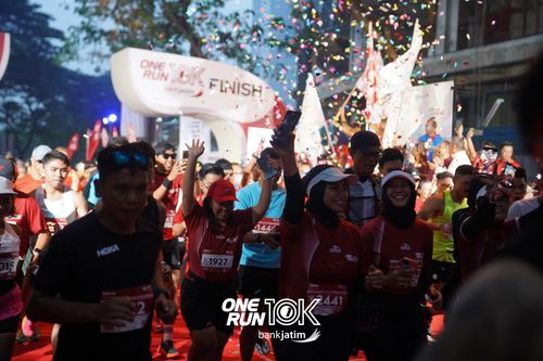 Race photo from ONE RUN 10 K