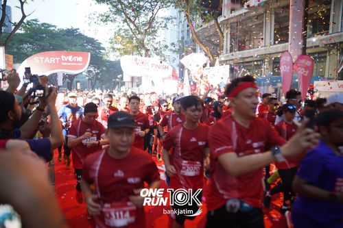 Race photo from ONE RUN 10 K