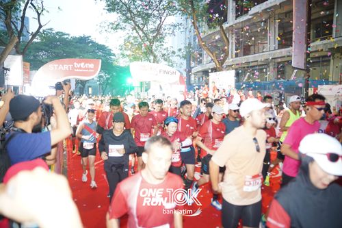 Race photo from ONE RUN 10 K