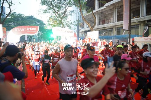 Race photo from ONE RUN 10 K