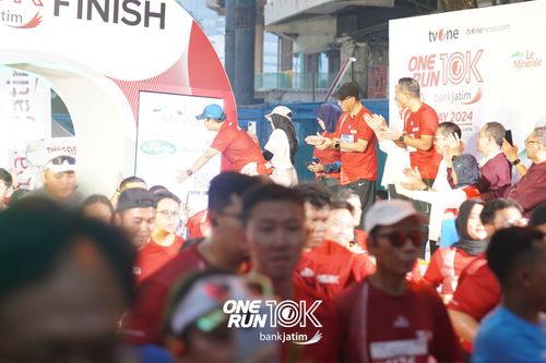 Race photo from ONE RUN 10 K