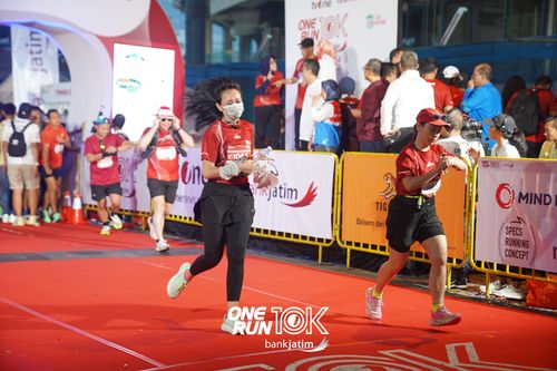 Race photo from ONE RUN 10 K