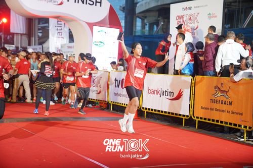 Race photo from ONE RUN 10 K