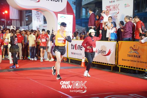 Race photo from ONE RUN 10 K