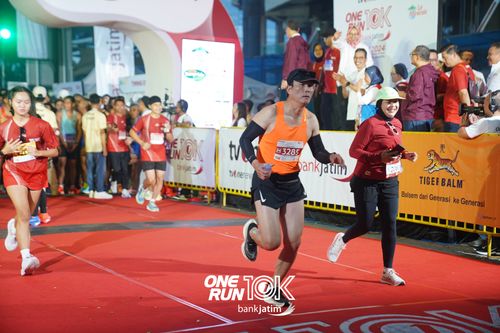 Race photo from ONE RUN 10 K