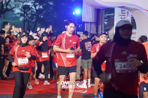 Race photo from ONE RUN 10 K
