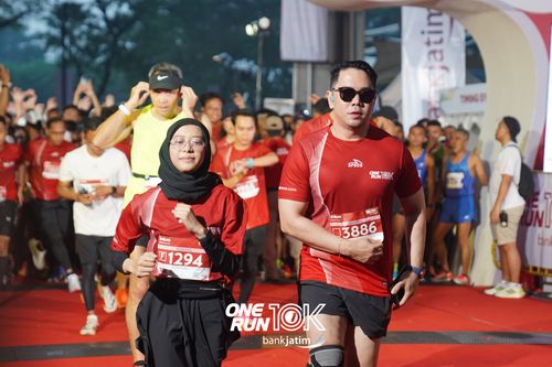 Race photo from ONE RUN 10 K