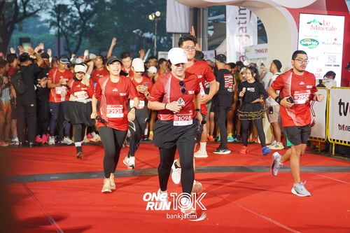 Race photo from ONE RUN 10 K