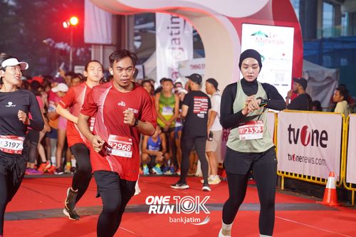 Race photo from ONE RUN 10 K