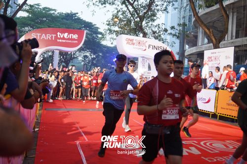 Race photo from ONE RUN 10 K
