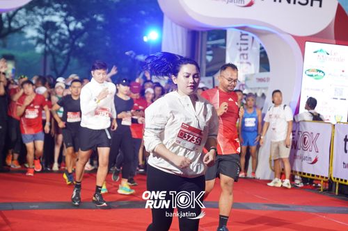 Race photo from ONE RUN 10 K