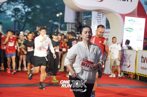 Race photo from ONE RUN 10 K