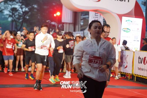 Race photo from ONE RUN 10 K