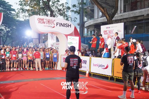 Race photo from ONE RUN 10 K