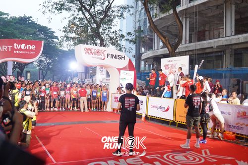 Race photo from ONE RUN 10 K