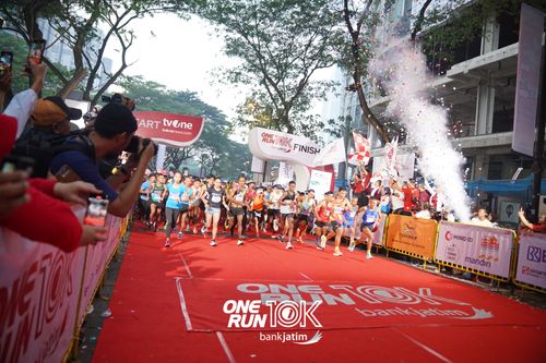 Race photo from ONE RUN 10 K