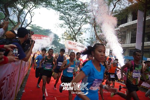 Race photo from ONE RUN 10 K
