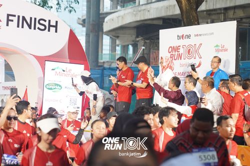 Race photo from ONE RUN 10 K
