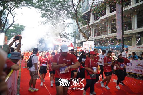 Race photo from ONE RUN 10 K