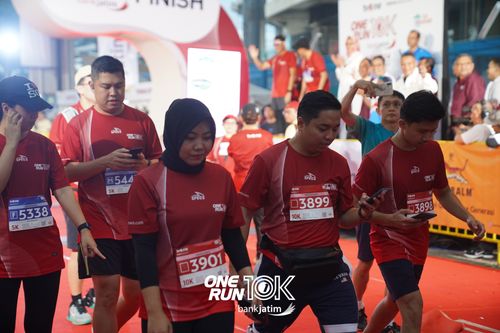 Race photo from ONE RUN 10 K