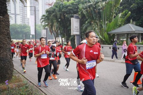 Race photo from ONE RUN 10 K