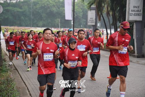 Race photo from ONE RUN 10 K