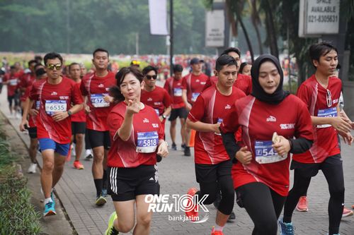 Race photo from ONE RUN 10 K