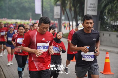 Race photo from ONE RUN 10 K