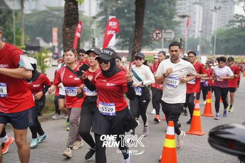 Race photo from ONE RUN 10 K