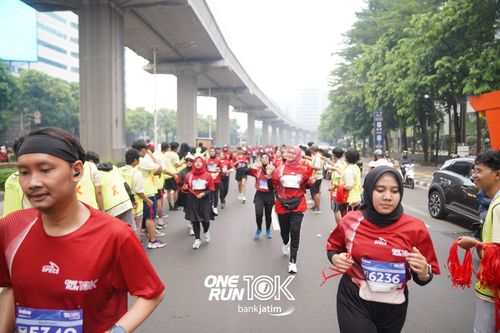 Race photo from ONE RUN 10 K