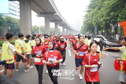 Race photo from ONE RUN 10 K