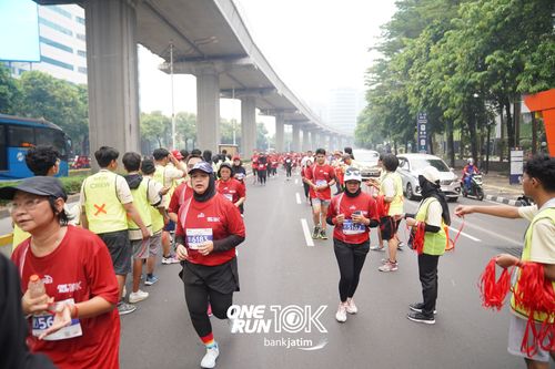 Race photo from ONE RUN 10 K
