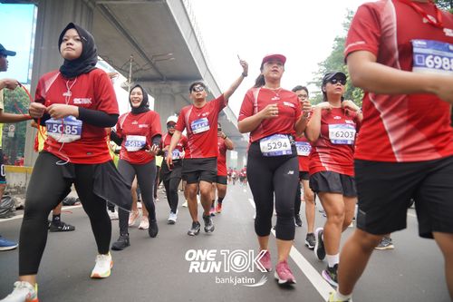 Race photo from ONE RUN 10 K