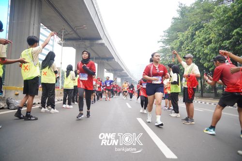 Race photo from ONE RUN 10 K