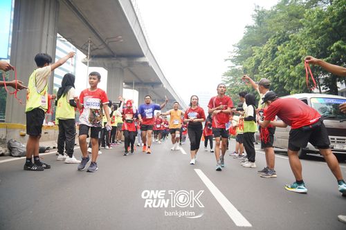Race photo from ONE RUN 10 K