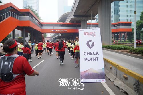 Race photo from ONE RUN 10 K